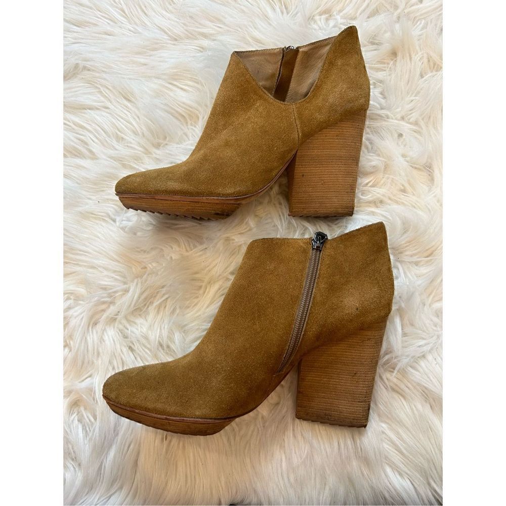 Matt Bernson Suede booties tan cut out ankle size 9.5 platform